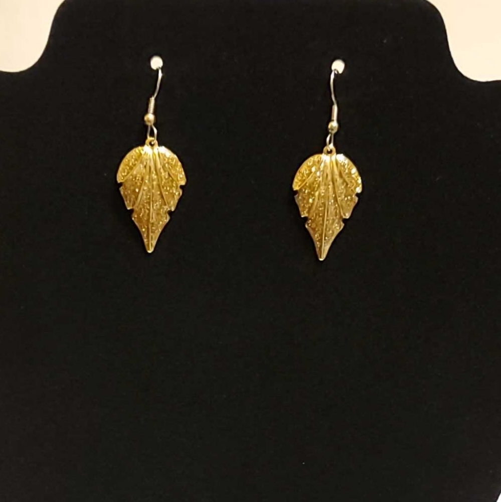 🗝Vtg Elegant Gold Glitter Leaf Earrings
